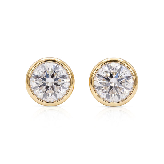 Liana earrings in 14K yellow gold with a round-cut lab-grown diamond