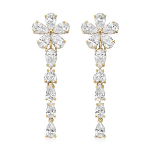 Leila earrings in 14K gold with a lab-grown diamond