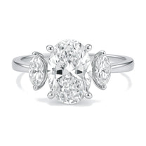 Vera ring in 14K white gold with an oval-cut lab-grown diamond