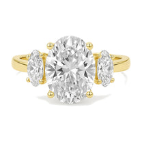 Vera ring in 14K yellow gold with an oval-cut lab-grown diamond