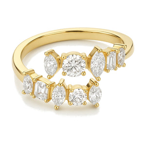 Elle ring in 14K yellow gold with a lab-grown diamond