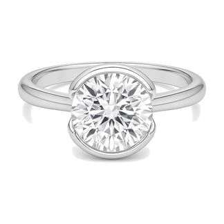 Emma ring in 14K white gold with a round-cut lab-grown diamond