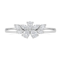 Fleur ring in 14K white gold with a lab-grown diamond