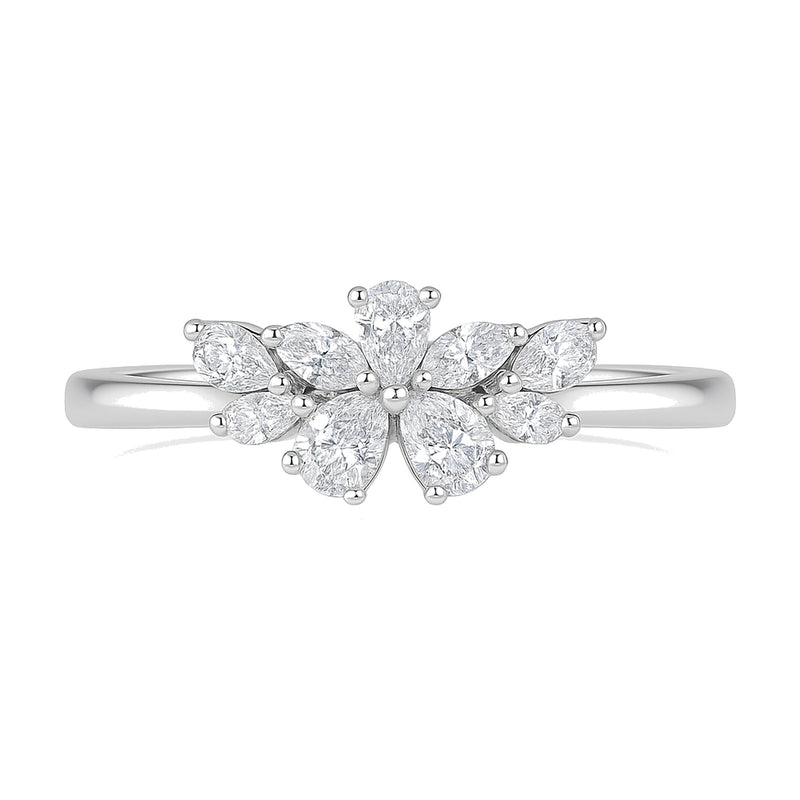 Fleur ring in 14K white gold with a lab-grown diamond