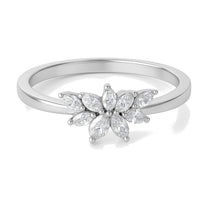Fleur ring in 14K white gold with a lab-grown diamond
