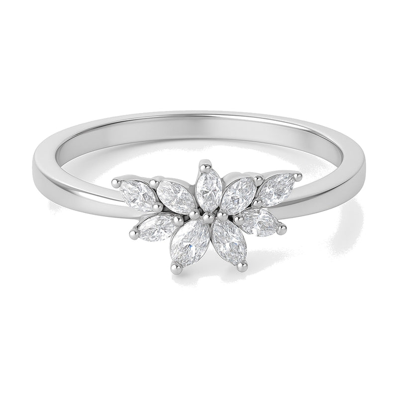 Fleur ring in 14K white gold with a lab-grown diamond