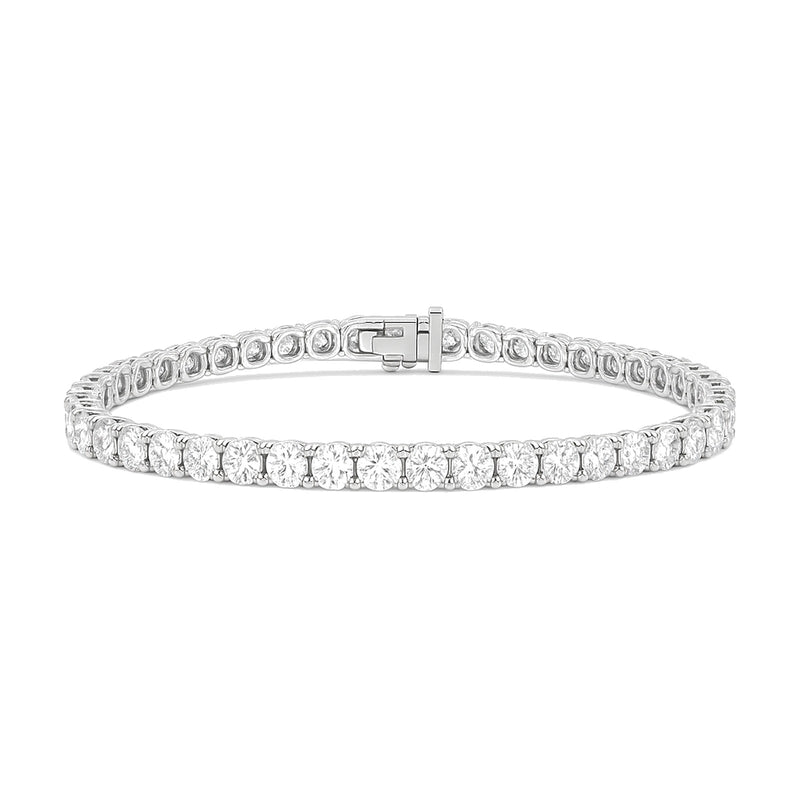 Noelle bracelet in 14K white gold with a round-cut lab-grown diamond