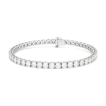 Noelle bracelet in 14K white gold with a round-cut lab-grown diamond
