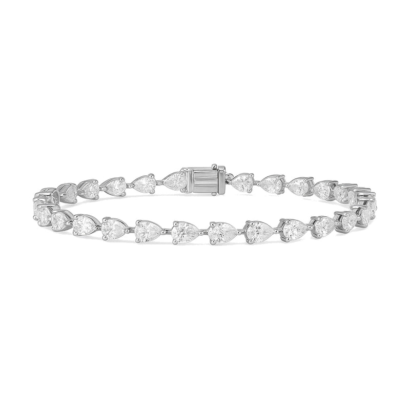 Odette bracelet in 14K white gold with a pear-cut lab-grown diamond