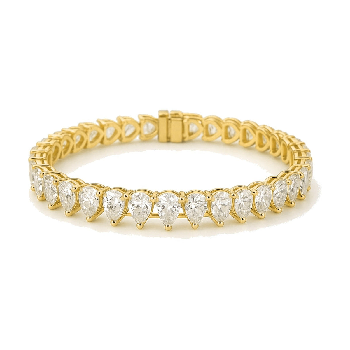 Olivia bracelet in 14K yellow gold with a lab-grown diamond