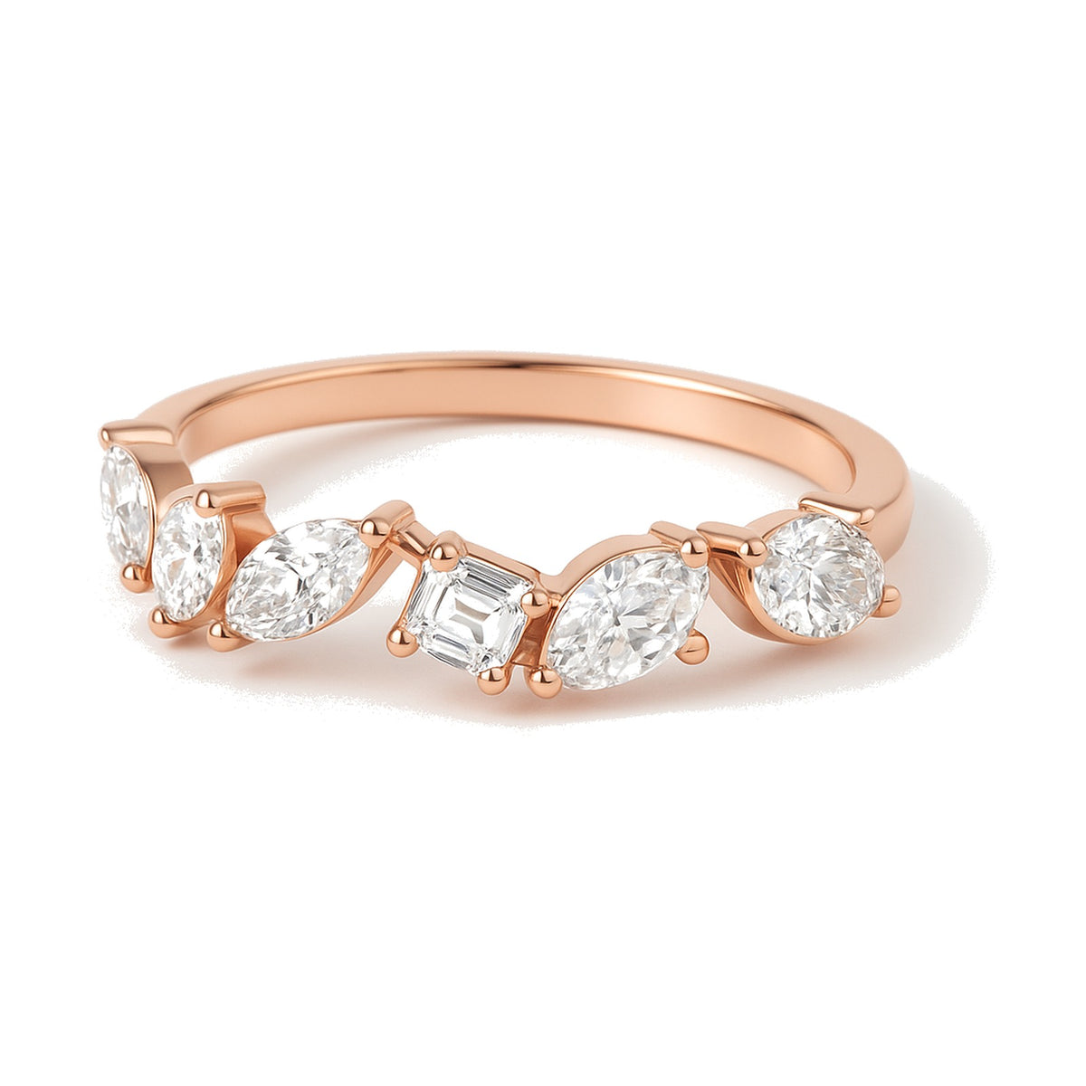 Sofia ring in 14K rose gold with a lab-grown diamond