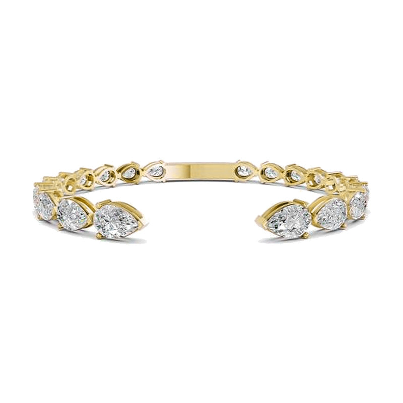 Aurora bracelet in 14K yellow gold with a pear-cut lab-grown diamond
