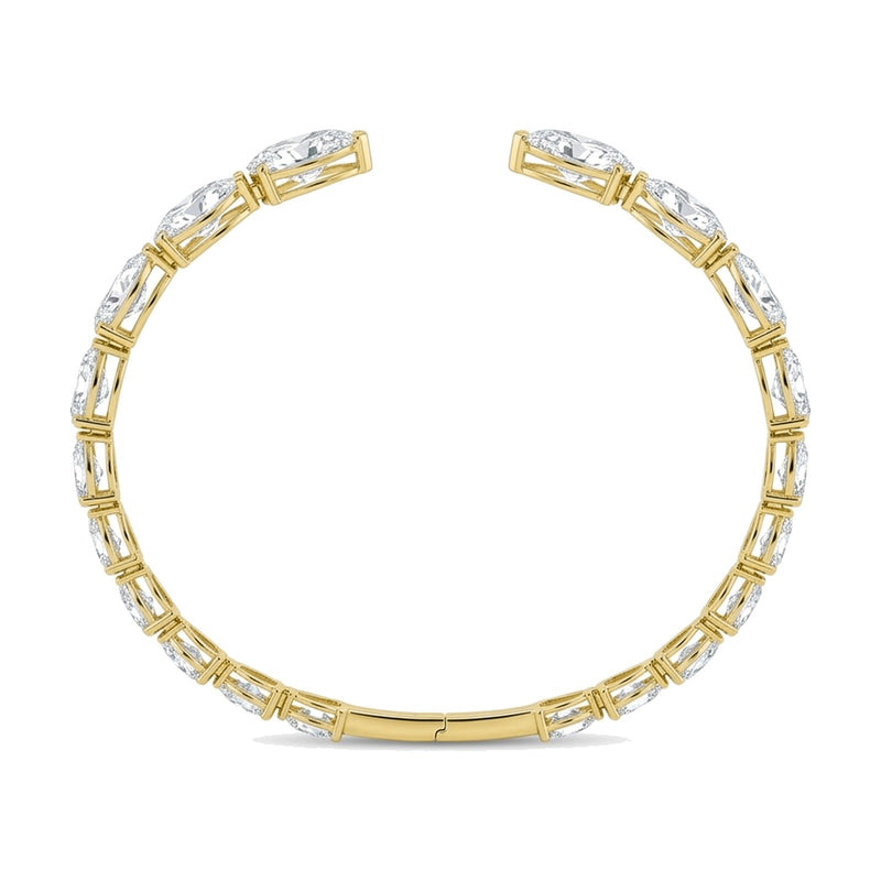 Aurora bracelet in 14K yellow gold with a pear-cut lab-grown diamond