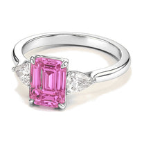Amelie ring in 14K white gold with a fancy pink lab-grown diamond