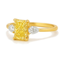 Anouk ring in 14K yellow gold with a fancy yellow lab-grown diamond