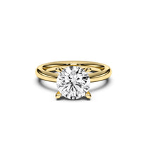 Chloe ring in 14K yellow gold with a round-cut lab-grown diamond