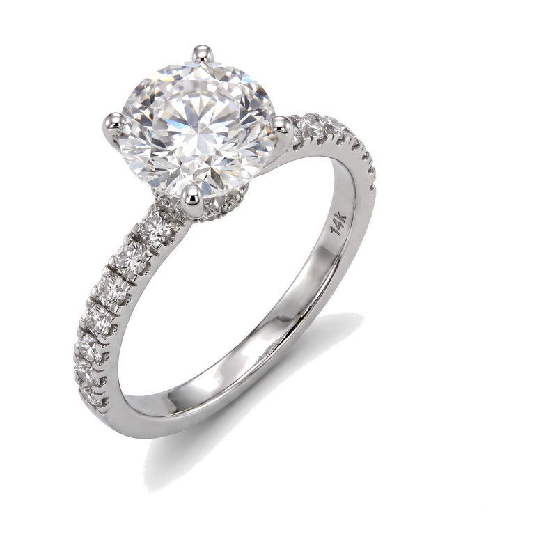 Diane ring in 14K white gold with a round-cut lab-grown diamond