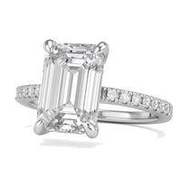 Emilie ring in 14K white gold with an emerald-cut lab-grown diamond
