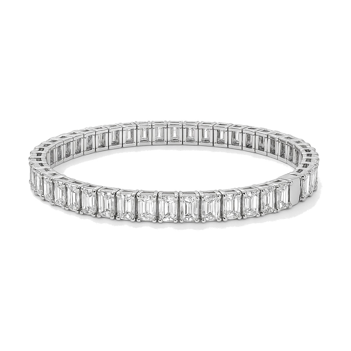 Philippine bracelet in 14K white gold with emerald-cut lab-grown diamonds