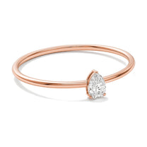 Regine bracelet in 14K rose gold with a pear-cut lab-grown diamond
