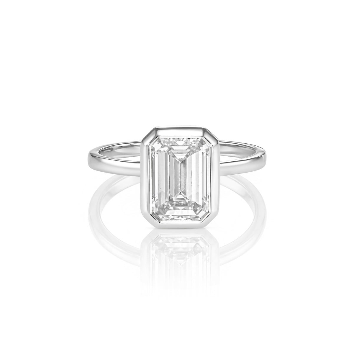 Colette ring in 14K white gold with an emerald-cut lab-grown diamond
