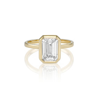 Colette ring in 14K yellow gold with an emerald-cut lab-grown diamond