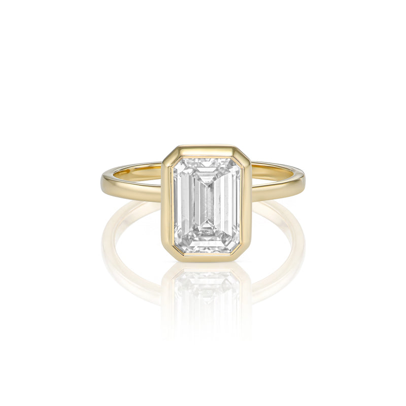 Colette ring in 14K yellow gold with an emerald-cut lab-grown diamond