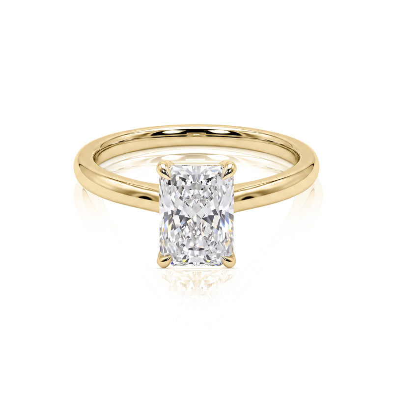 Mia ring in 14K gold with a radiant-cut lab-grown diamond