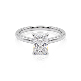 Mia ring in 14K gold with a radiant-cut lab-grown diamond