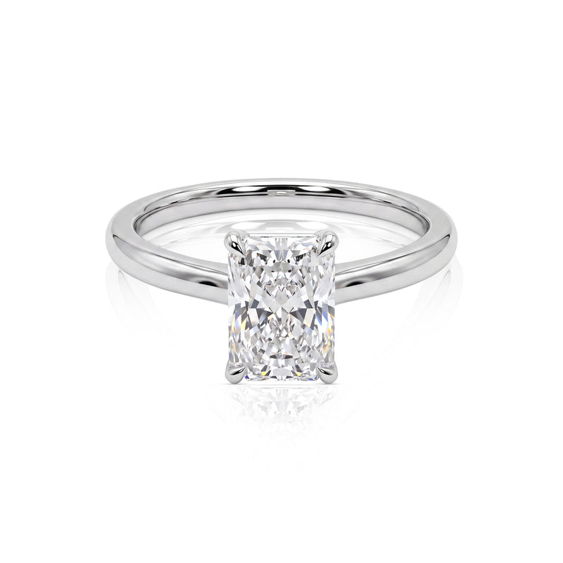 Mia ring in 14K gold with a radiant-cut lab-grown diamond