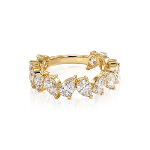 Clara ring in 14K yellow gold with a lab-grown diamond