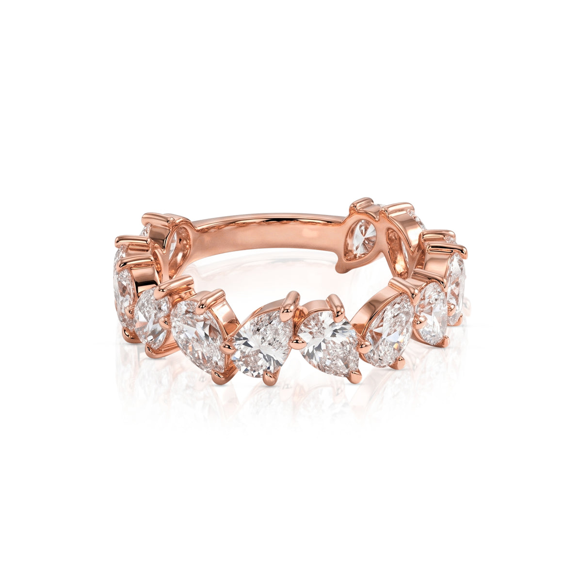 Clara ring in 14K yellow gold with a lab-grown diamond