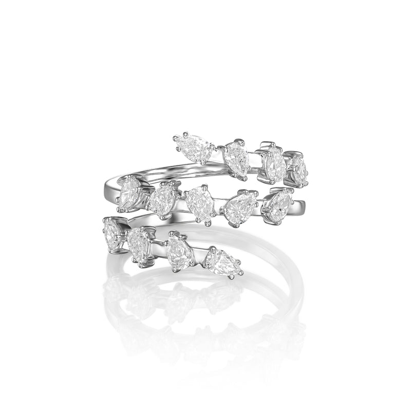 Dahlia ring in 14K white gold with a lab-grown diamond