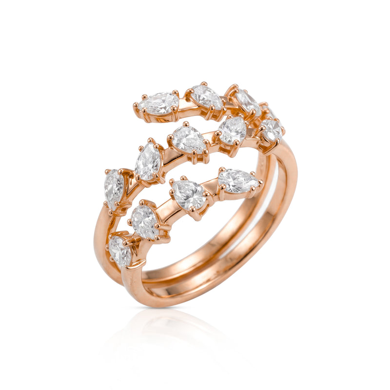 Dahlia ring in 14K gold with a lab-grown diamond