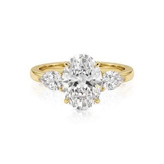 Carmen ring in 14K gold with an oval-cut lab-grown diamond