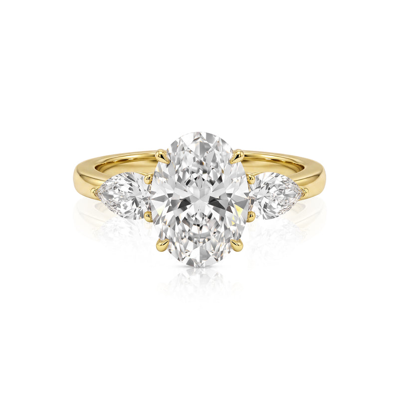 Carmen ring in 14K gold with an oval-cut lab-grown diamond