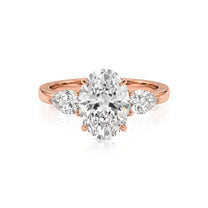 Carmen ring in 14K gold with an oval-cut lab-grown diamond