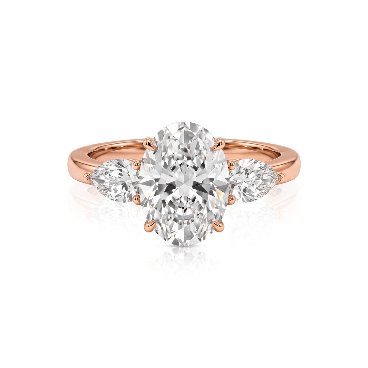 Carmen ring in 14K gold with an oval-cut lab-grown diamond