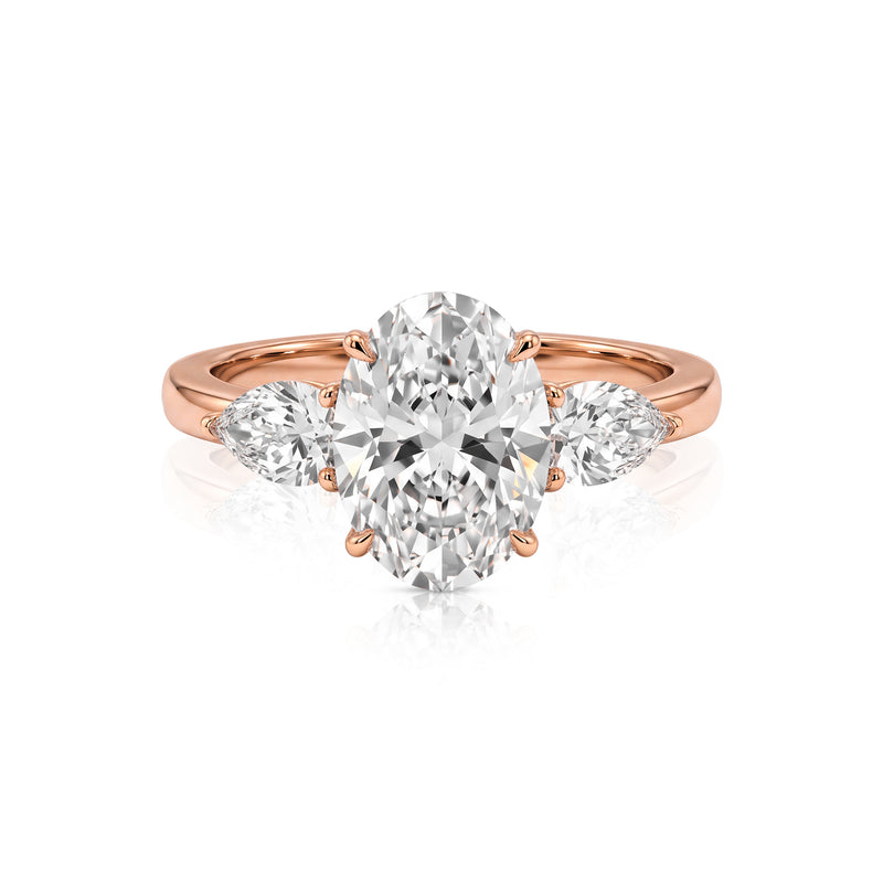 Carmen ring in 14K gold with an oval-cut lab-grown diamond