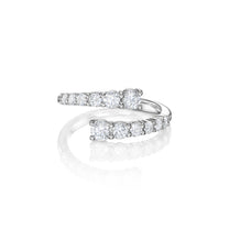 Iris ring in 14K white gold with a lab-grown diamond