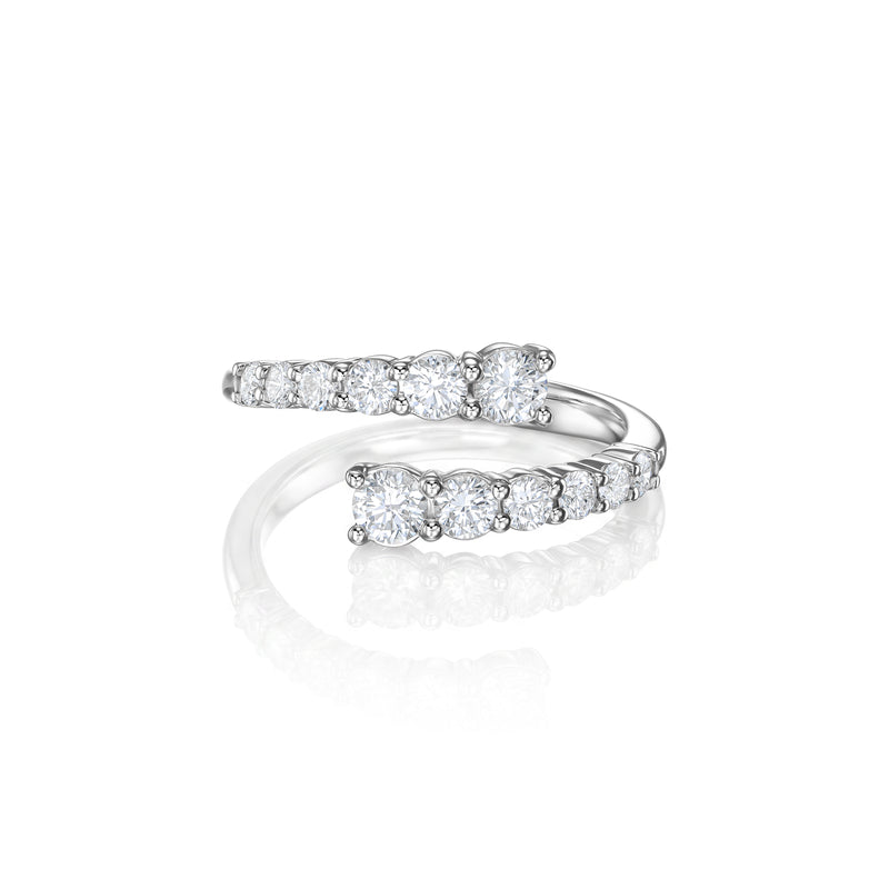 Iris ring in 14K white gold with a lab-grown diamond