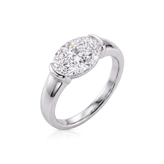 Mila ring in 14K gold with an oval-cut lab-grown diamond