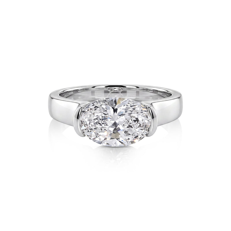 Mila ring in 14K gold with an oval-cut lab-grown diamond