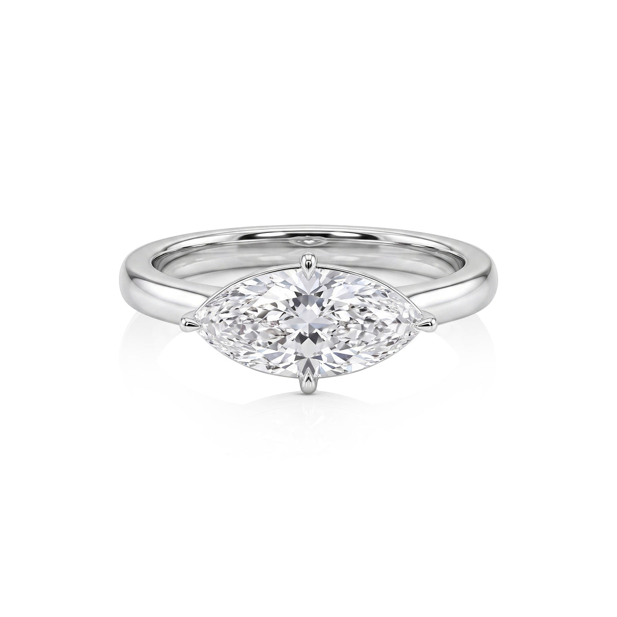 Bianca ring in 14K gold with a marquise-cut lab-grown diamond