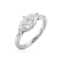 Bianca ring in 14K gold with a marquise-cut lab-grown diamond