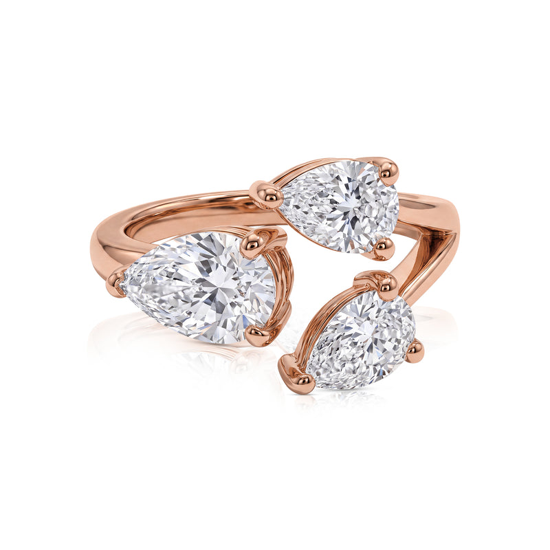 Solene ring in 14K gold with a pear-cut lab-grown diamond
