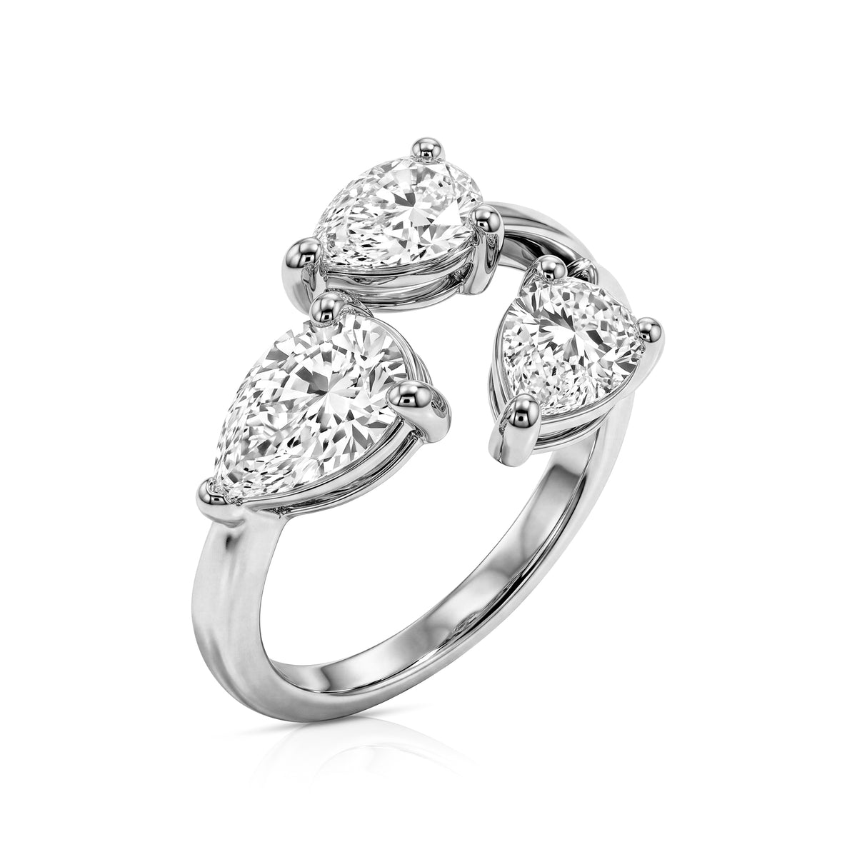 Solene ring in 14K gold with a pear-cut lab-grown diamond