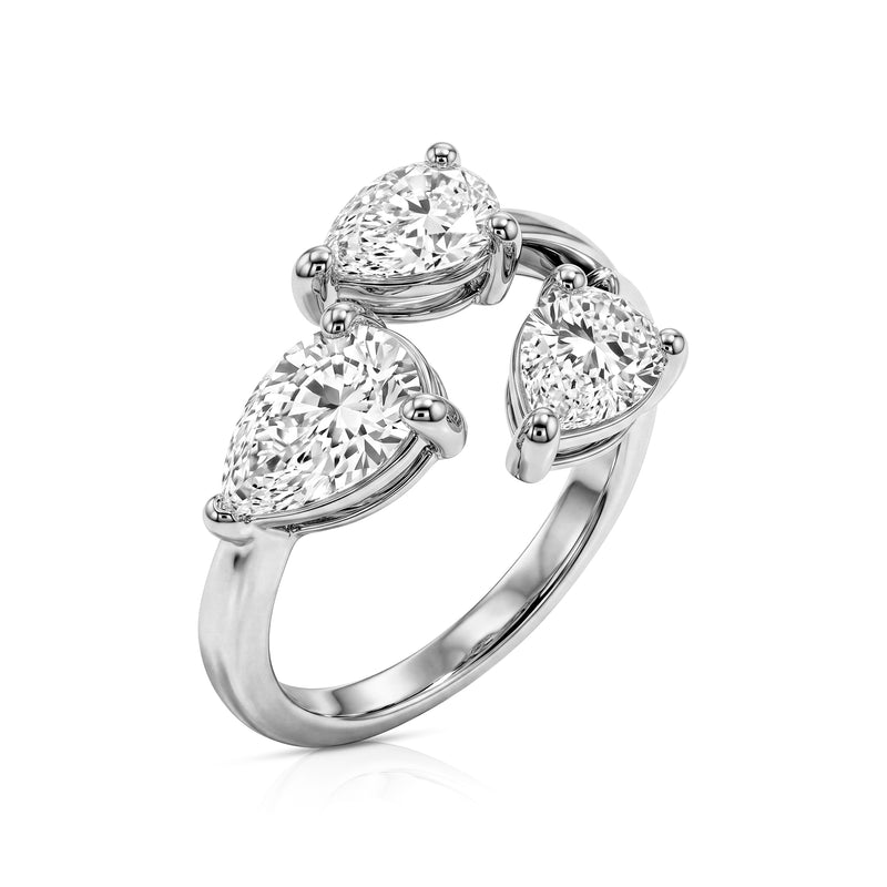 Solene ring in 14K gold with a pear-cut lab-grown diamond