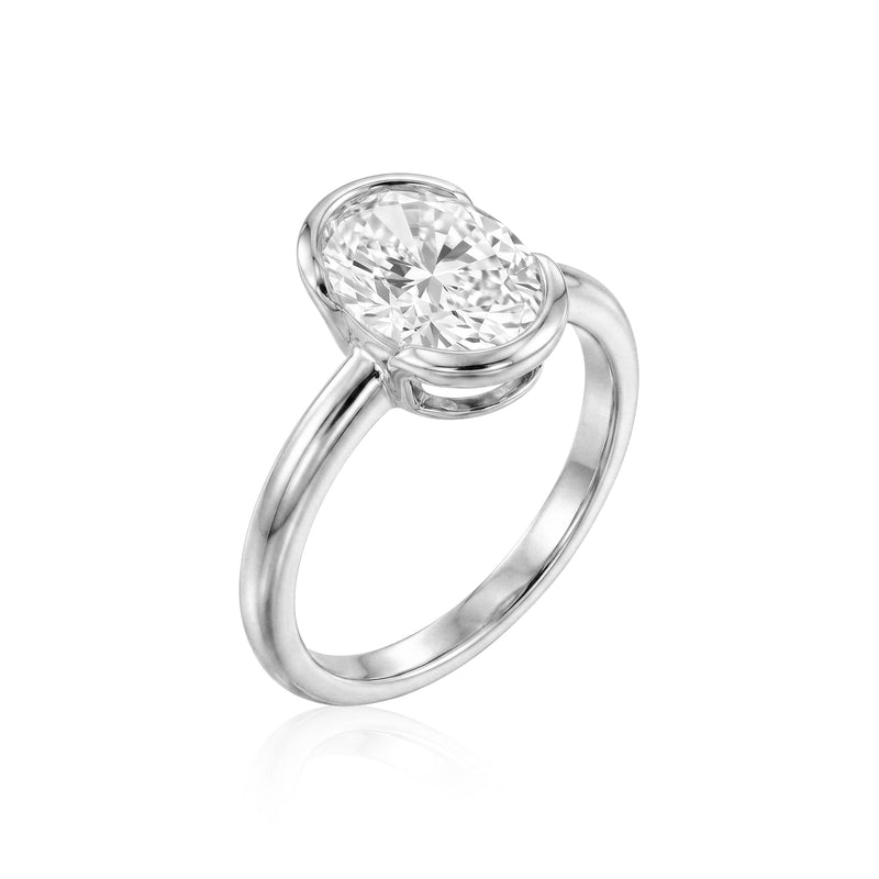 Esme ring in 14K gold with an oval-cut lab-grown diamond