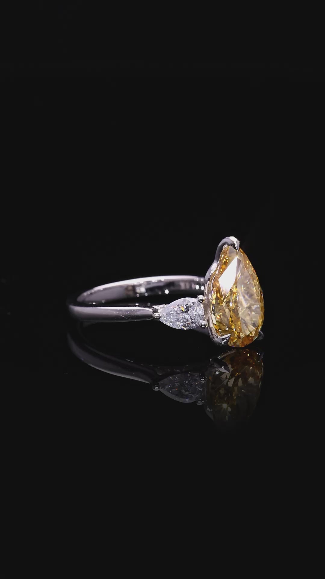 Ariane — Pear Ring — 360